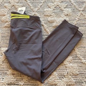 NWT Fabletics trinity high-waisted pocket capri